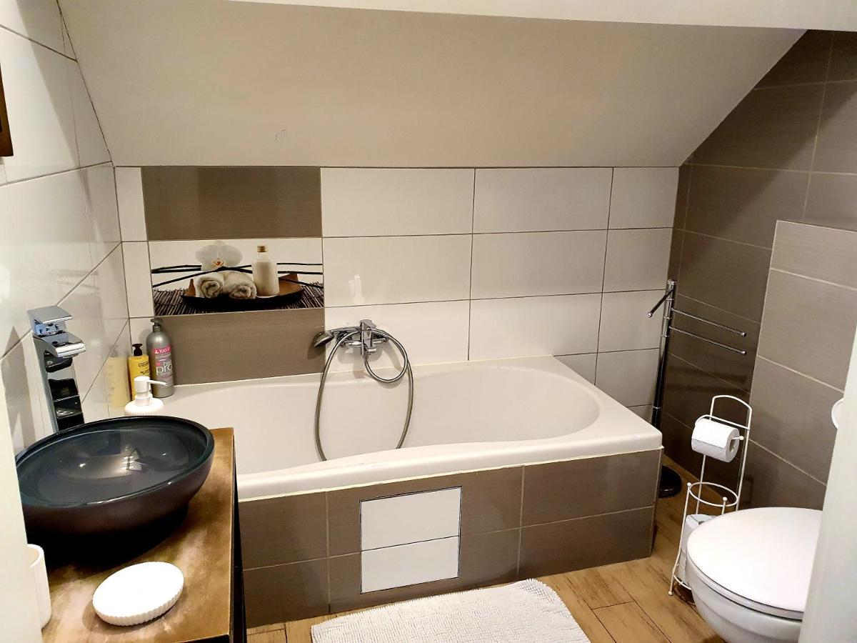 Les Etangs Du Thioux Guest House Малмеди Екстериор снимка