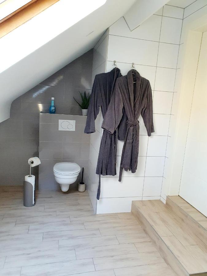Les Etangs Du Thioux Guest House Малмеди Екстериор снимка